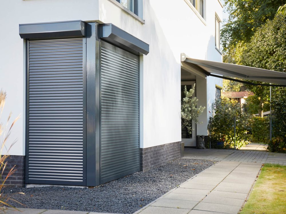 Luxe rolluiken op zonnepaneel